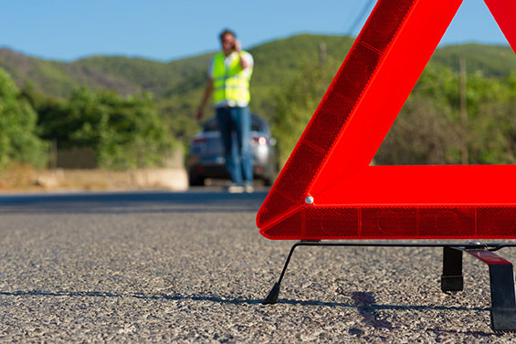 Triangle de signalisation et gilet de sécurité routière